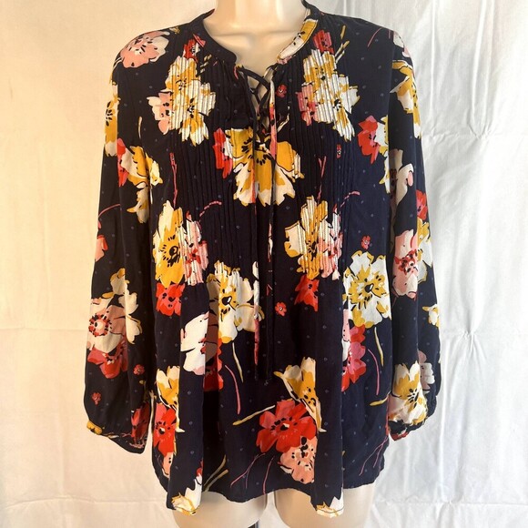 Old Navy Dark Blue Bold Floral Pleated Lace Bodice Peasant Blouse Size Medium - Picture 9 of 9